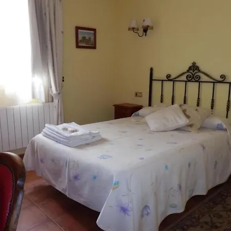 Y Corte - Colegiata Apartamento Ampudia