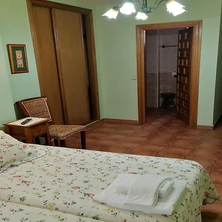 Y Corte - Colegiata Apartamento Ampudia